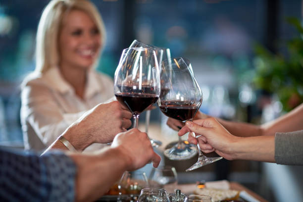 istock People celebrating in the restaurant 642547634