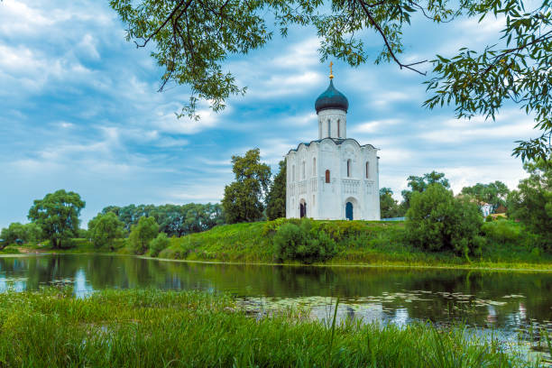 istock Church of the Intercession on the Nerl (1165) 642592388