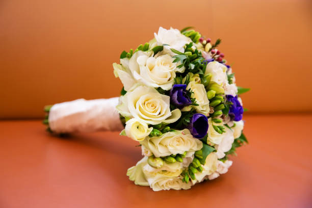 istock Beautiful bridal bouquet 642638408