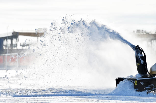istock Industrial snow removal machine in action 642643570