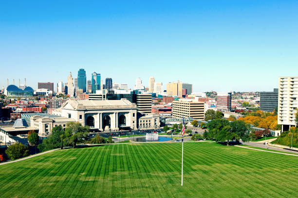 istock Kansas City Missouri Skyline 642686730