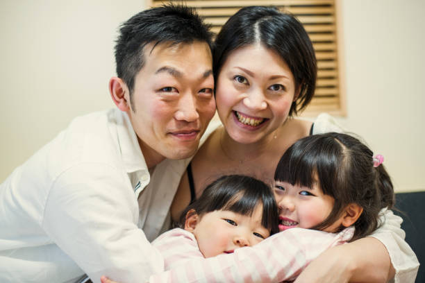 istock Japanese family at home 642709128