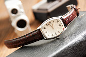 uhr-mit-lederarmband.jpg?b=1&s=170x170&k=20&c=oOHaquzt_P0bPBOHpBOlOD3iLLAExySl9NmcClj0HPA=