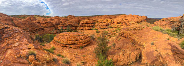 kings canyon, de la northern territory, australie - australia nature kings canyon northern territory photos et images de collection
