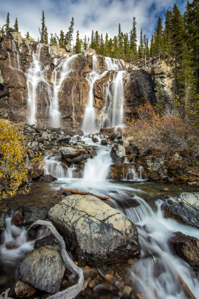 istock Tangle waterfall on the Icefield Parkway 642910754