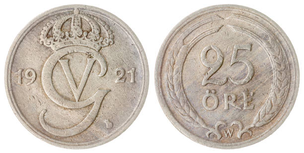 istock 25 ore 1921 coin isolated on white background, Sweden 643009898