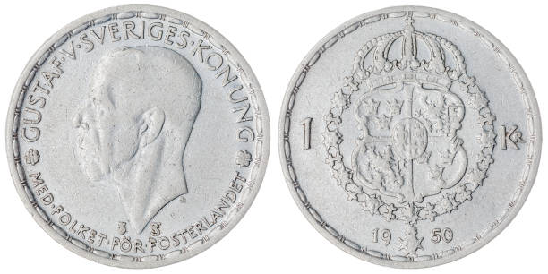 1 corona 1950 moneda aislada sobre fondo blanco, suecia - coin swedish currency swedish coin collection fotografías e imágenes de stock