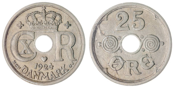 istock 25 ore 1924 coin isolated on white background, Denmark 643009914
