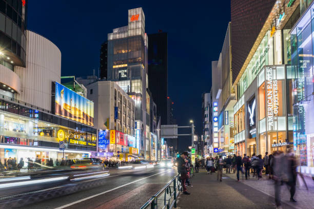 harajuku bezirk. - omotesando hills stock-fotos und bilder