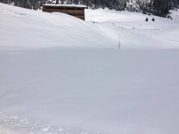 istock Mountains of winter 643027828