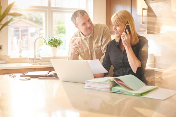 istock choosing the right deal 643109470