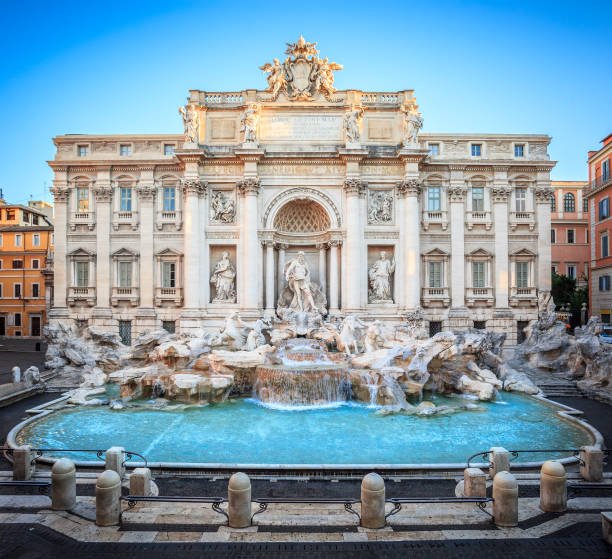 fontanna di trevi o wschodzie słońca, rzym - trevi fountain rome fountain monument zdjęcia i obrazy z banku zdjęć