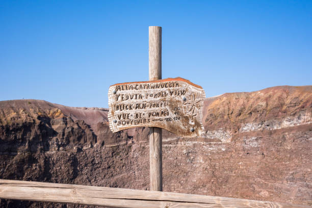 istock Sign on the top of Mount Vesuvius 643133362
