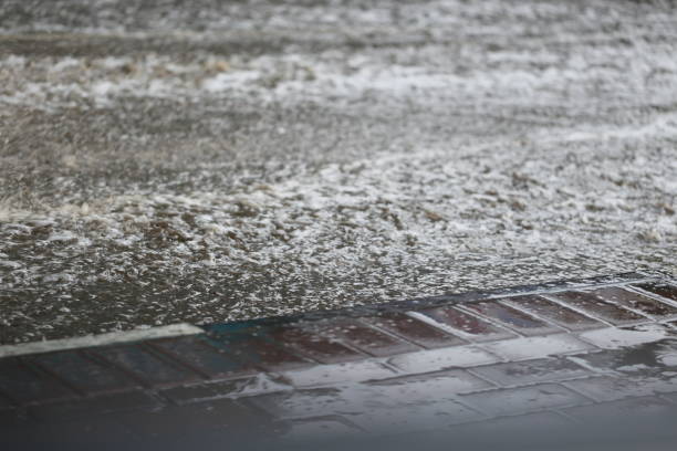 istock Wave of Rain on the Road. 643133628