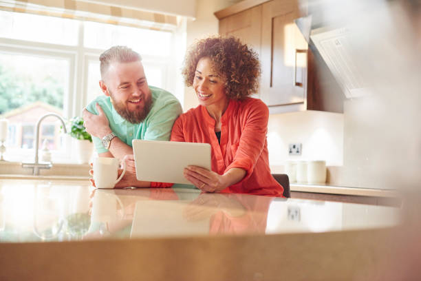 istock choosing the right deal 643145508