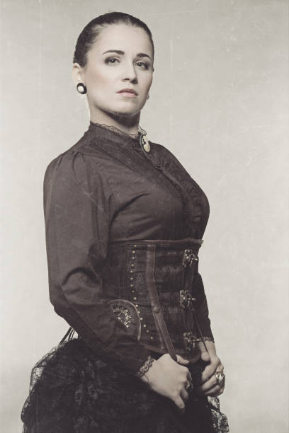 steampunk 의상에서 여자입니다. - baroque style costume corset women 뉴스 사진 이미지