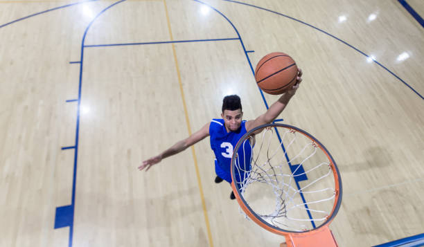 istock Boys high school basketball team: 643235332