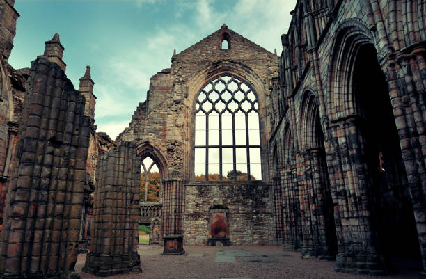 istock Palace of Holyroodhouse 643242074