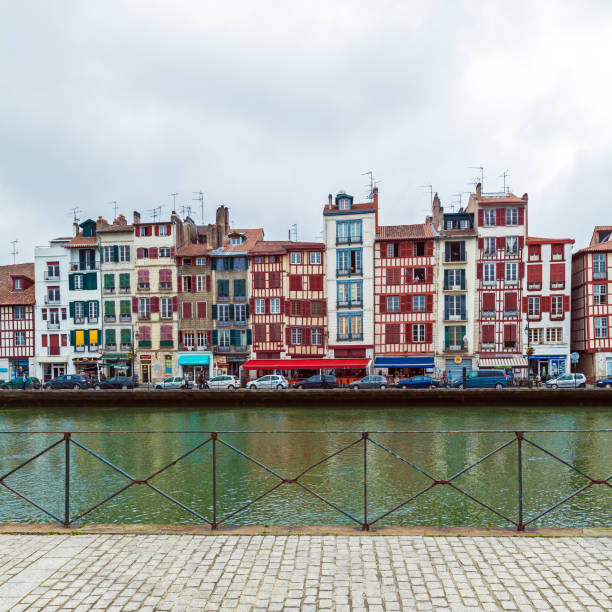istock Old Houses along Nive River, Bayonne 643272184