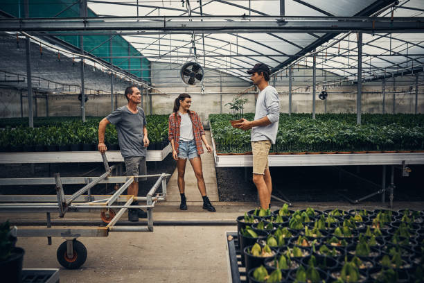 istock Your go to gardening experts 643306856