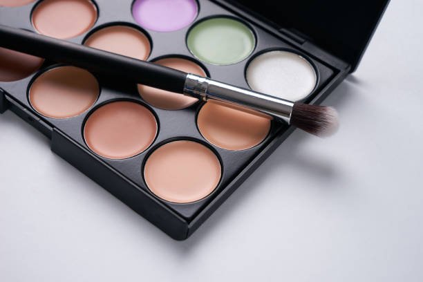 istock Make-up Colorful and brilliantly Eyes Shadow Palette isolated on white. 643350730