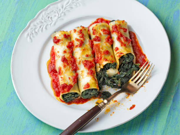 istock rustic italian vegetarian spinach cannelloni pasta 643361144