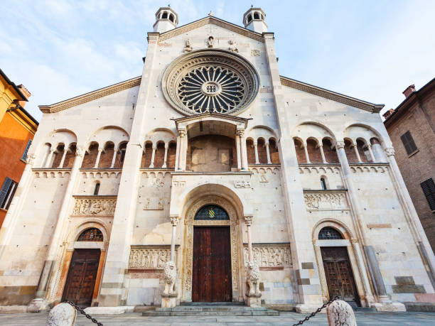 istock Modena Cathedral in Modena city in evening 643457218