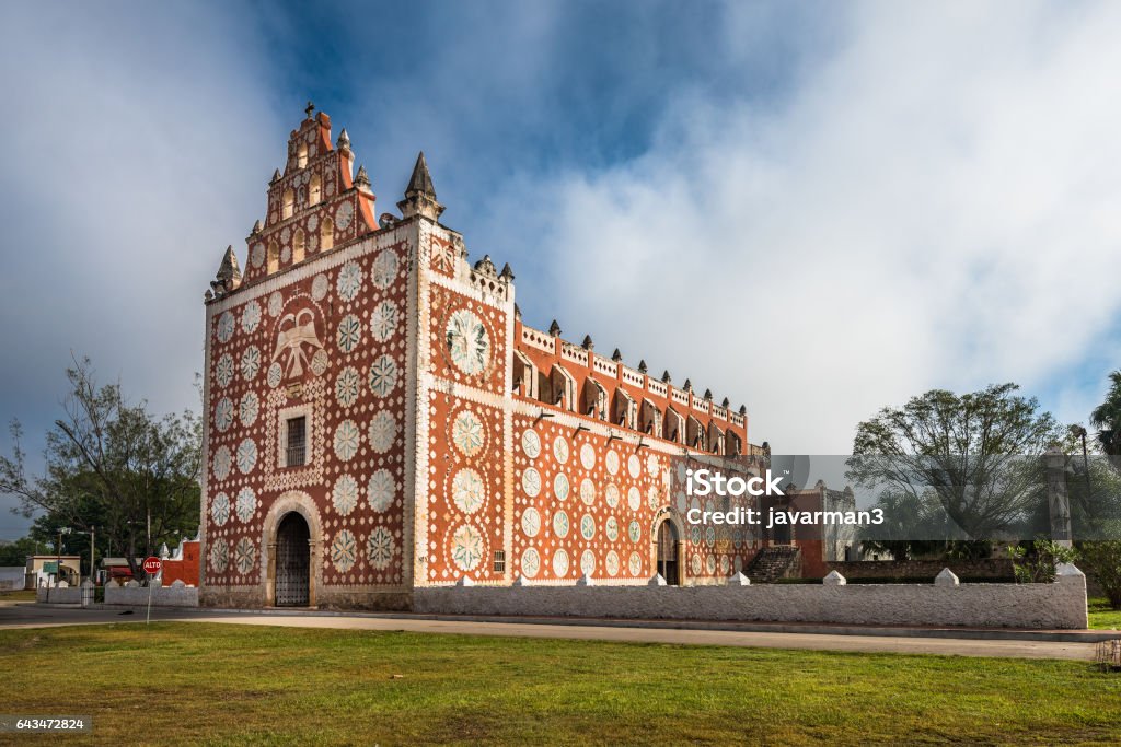 Iglesia De Uayma Arquitectura Colonial Única En Yucatán México Foto de stock y más banco de imágenes de México - iStock Iglesia De Uayma Arquitectura Colonial Única En Yucatán México Foto de stock y más banco de imágenes de México - iStock