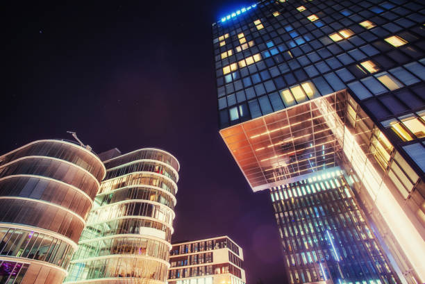 istock Night city osvitchene neon. 643496026