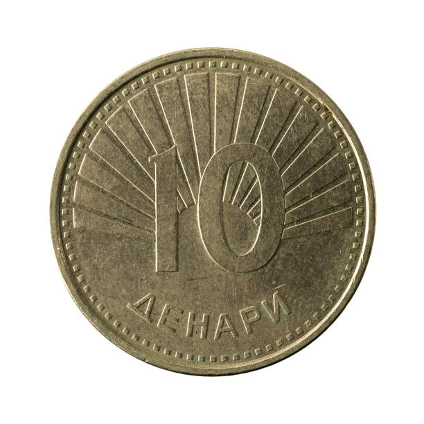 10 mazedonischen denar-münze (2008) vorderseite isoliert auf weißem hintergrund - denar stock-fotos und bilder