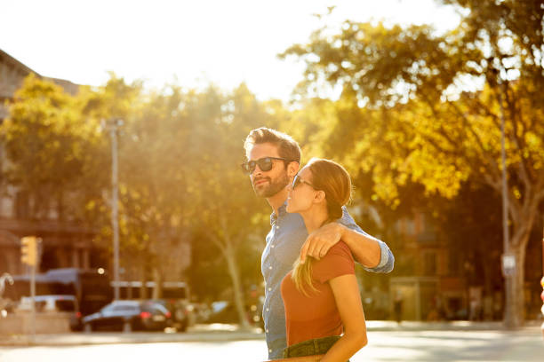 istock Arm in arm in the city 643640746
