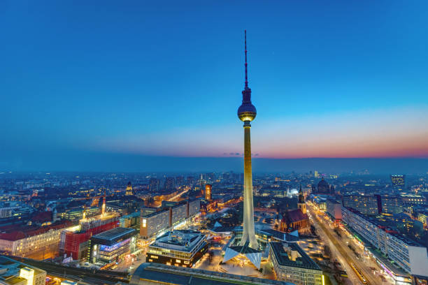 istock Dawn at the center of Berlin 643711280