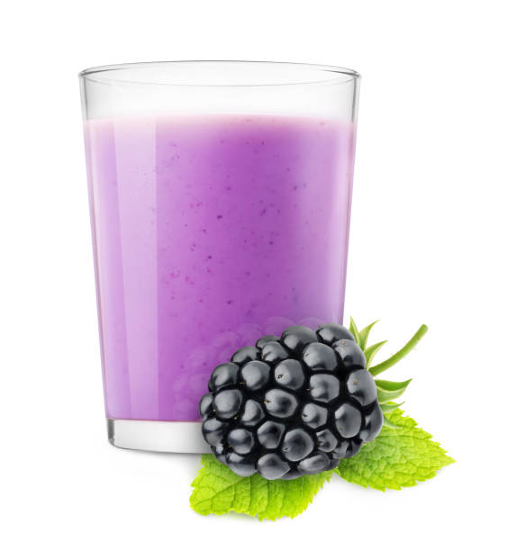 secousse isolée blackberry - milk shake smoothie blackberry isolated photos et images de collection