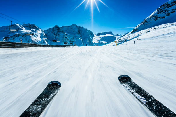 pov narciarstwa alpejskiego narciarstwa zjazdowego - oetztal alps zdjęcia i obrazy z banku zdjęć