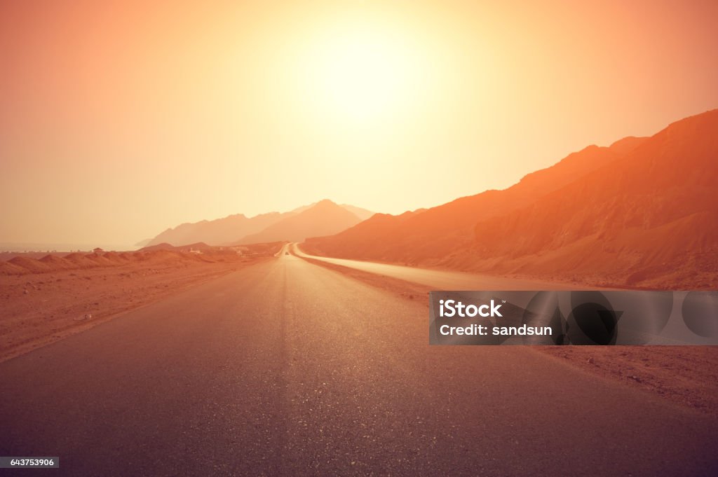 autopista al amanecer - Foto de stock de Vía libre de derechos