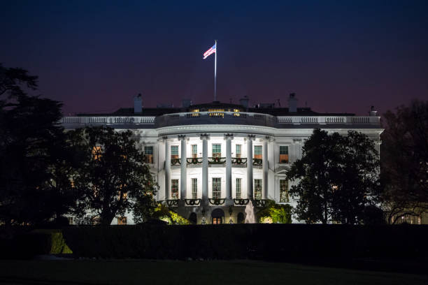 White House at Night The White House at Night (stock image) white house exterior stock pictures, royalty-free photos & images