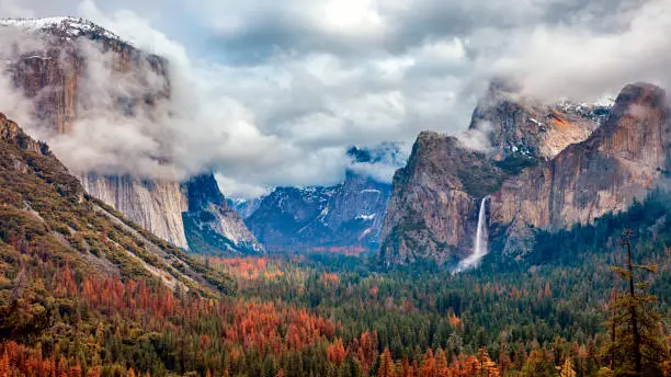 Photo of Tunnel View of Yosemite National Park, California, USA