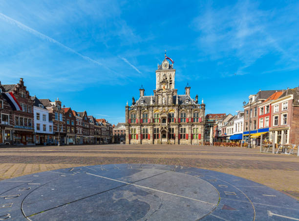 istock Council building and Central square in Delft, Netherlands 644002474