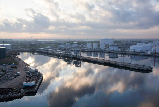 istock Industrial Morning In Tampa 644024612