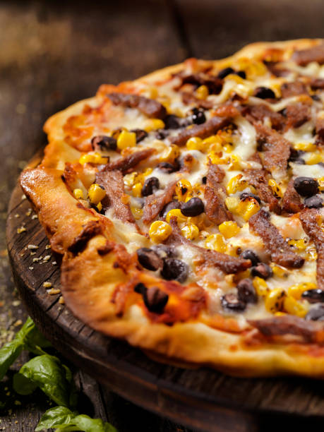 istock Southwestern Steak Pizza 644089078