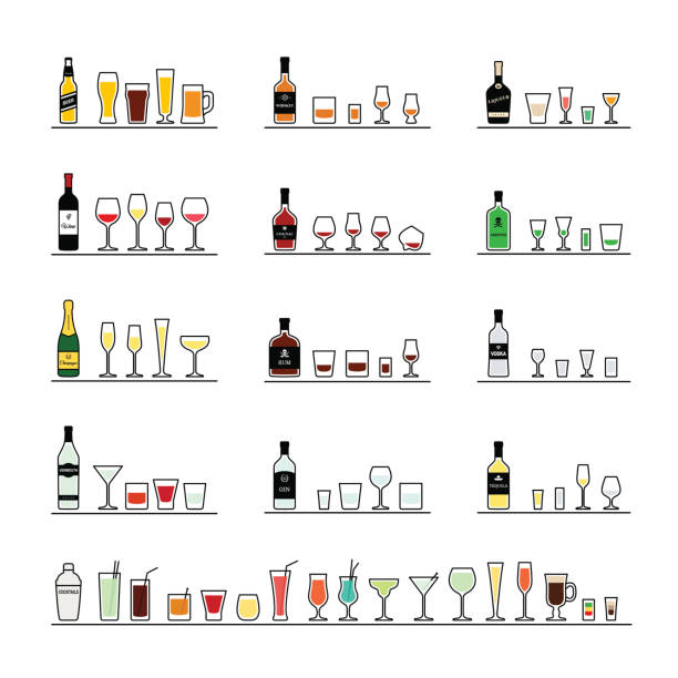 ilustraciones, imágenes clip art, dibujos animados e iconos de stock de bebidas alcohólicas, botellas y vasos recomendados. conjunto de iconos de vector - liqueur glass