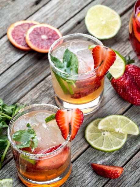 istock Strawberry mojito cocktail 644258910