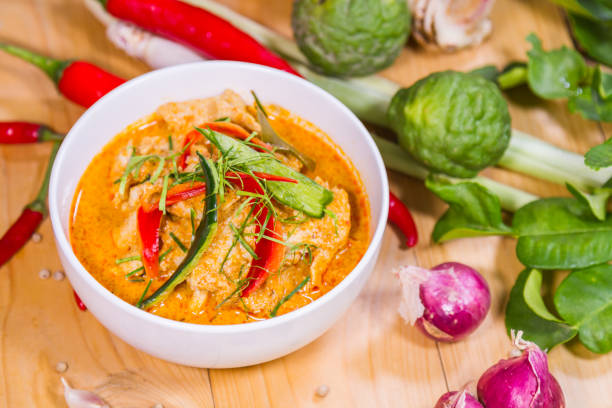 curry pork spicy - panang curry imagens e fotografias de stock