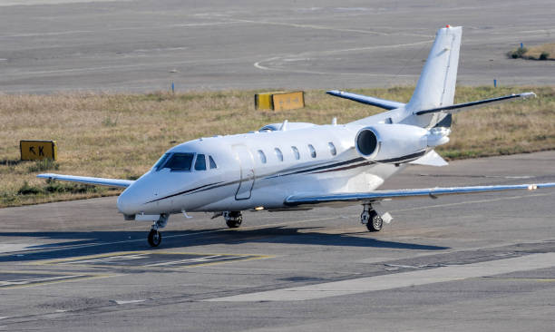 istock Airport plane activiti 644288250