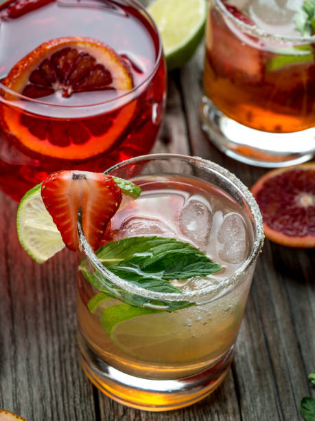istock Strawberry mojito cocktail 644303994
