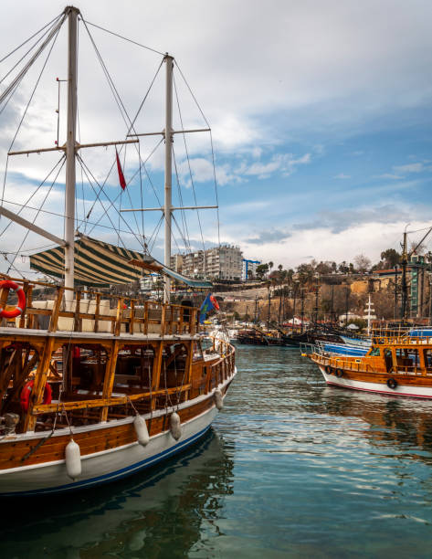 istock Sightseeing boats in marina 644339254