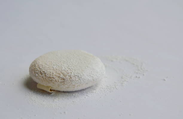 istock powder puff brush on white background 644342612