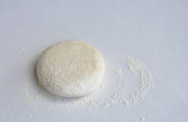 istock powder puff brush on white background 644342992