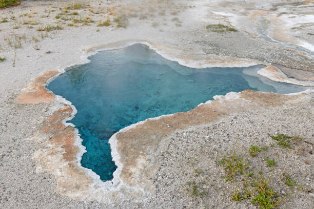 istock Colorful Hot Spring in the Wilderness 644645450