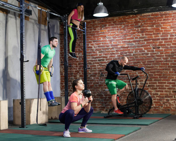 people are training at the gym gym